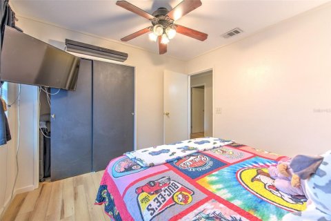 Villa ou maison à vendre à Zephyrhills, Floride: 4 chambres, 156.08 m2 № 1910004 - photo 25