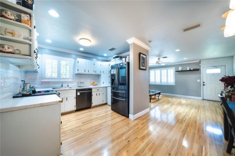 Villa ou maison à vendre à Hollywood, Floride: 4 chambres, 167.22 m2 № 2183253 - photo 8