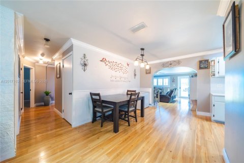 Villa ou maison à vendre à Hollywood, Floride: 4 chambres, 167.22 m2 № 2183253 - photo 7