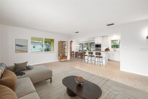 House in Sarasota, Florida 2 bedrooms, 110 sq.m. № 1855540 - photo 5