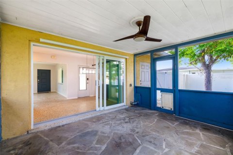 House in Sarasota, Florida 2 bedrooms, 110 sq.m. № 1855540 - photo 25