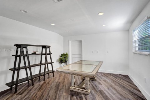 Villa ou maison à louer à Wilton Manors, Floride: 4 chambres, 222.69 m2 № 1982219 - photo 12