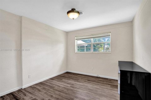 Villa ou maison à louer à Wilton Manors, Floride: 4 chambres, 222.69 m2 № 1982219 - photo 18