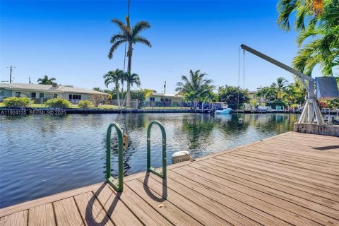 Villa ou maison à louer à Wilton Manors, Floride: 4 chambres, 222.69 m2 № 1982219 - photo 27