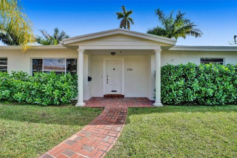 Villa ou maison à louer à Wilton Manors, Floride: 4 chambres, 222.69 m2 № 1982219 - photo 3