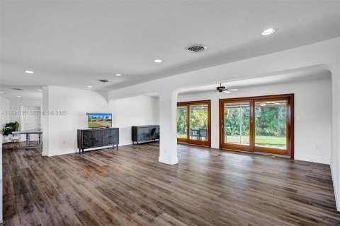 Villa ou maison à louer à Wilton Manors, Floride: 4 chambres, 222.69 m2 № 1982219 - photo 11