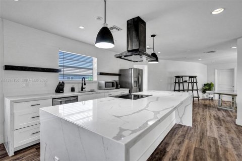 Villa ou maison à louer à Wilton Manors, Floride: 4 chambres, 222.69 m2 № 1982219 - photo 9