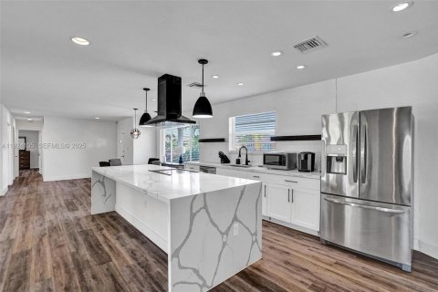 Villa ou maison à louer à Wilton Manors, Floride: 4 chambres, 222.69 m2 № 1982219 - photo 7