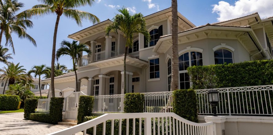 House in Delray Beach, Florida 5 bedrooms, 525.64 sq.m. № 1207794