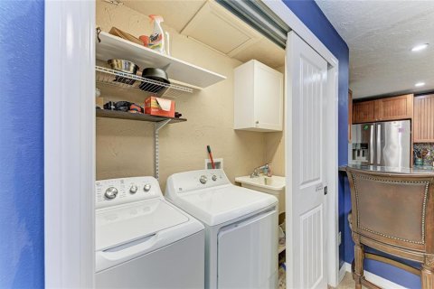 Villa ou maison à vendre à Bradenton, Floride: 2 chambres, 136.47 m2 № 2405430 - photo 18
