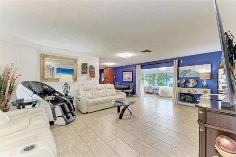 Villa ou maison à vendre à Bradenton, Floride: 2 chambres, 136.47 m2 № 2405430 - photo 13