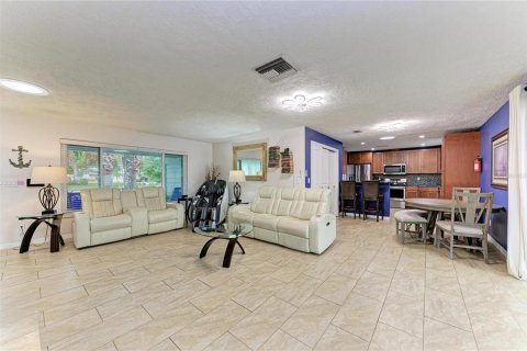 Villa ou maison à vendre à Bradenton, Floride: 2 chambres, 136.47 m2 № 2405430 - photo 12
