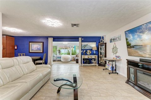 Villa ou maison à vendre à Bradenton, Floride: 2 chambres, 136.47 m2 № 2405430 - photo 16