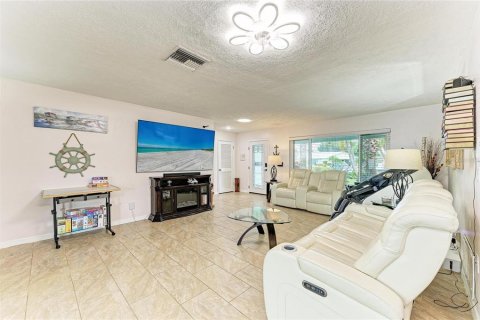 Villa ou maison à vendre à Bradenton, Floride: 2 chambres, 136.47 m2 № 2405430 - photo 19