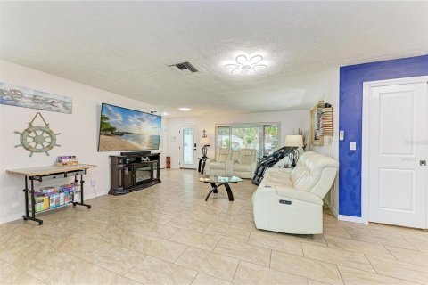 Villa ou maison à vendre à Bradenton, Floride: 2 chambres, 136.47 m2 № 2405430 - photo 17