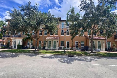 Copropriété à louer à Pembroke Pines, Floride: 2 chambres, 155.89 m2 № 2407822 - photo 4