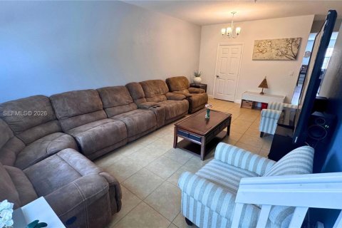 Copropriété à louer à Pembroke Pines, Floride: 2 chambres, 155.89 m2 № 2407822 - photo 7