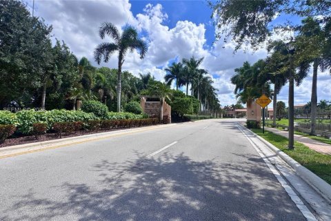 Copropriété à louer à Pembroke Pines, Floride: 2 chambres, 155.89 m2 № 2407822 - photo 26