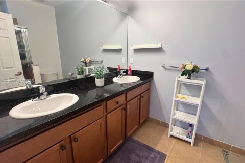 Copropriété à louer à Pembroke Pines, Floride: 2 chambres, 155.89 m2 № 2407822 - photo 19
