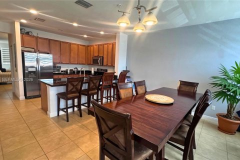 Copropriété à louer à Pembroke Pines, Floride: 2 chambres, 155.89 m2 № 2407822 - photo 12