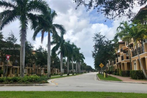 Copropriété à louer à Pembroke Pines, Floride: 2 chambres, 155.89 m2 № 2407822 - photo 3