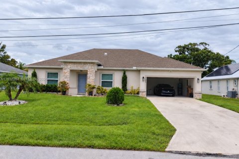 Villa ou maison à vendre à Port St. Lucie, Floride: 3 chambres, 189.52 m2 № 2407232 - photo 7