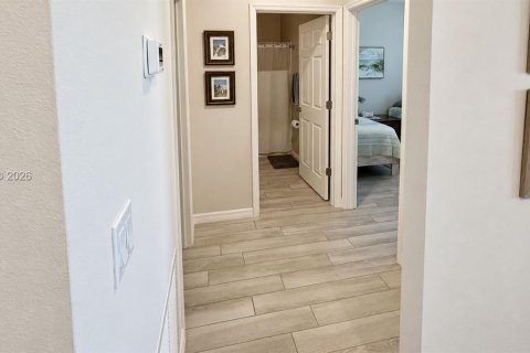 Villa ou maison à vendre à Port St. Lucie, Floride: 3 chambres, 189.52 m2 № 2407232 - photo 8
