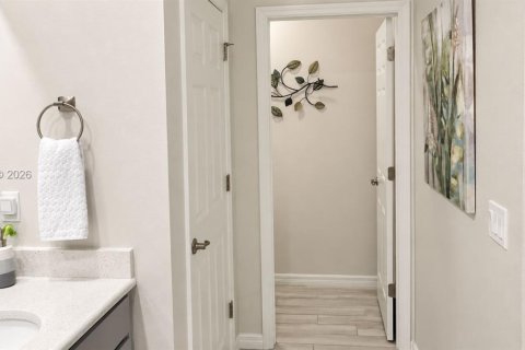 Villa ou maison à vendre à Port St. Lucie, Floride: 3 chambres, 189.52 m2 № 2407232 - photo 13