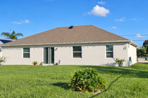 Villa ou maison à vendre à Port St. Lucie, Floride: 3 chambres, 189.52 m2 № 2407232 - photo 4
