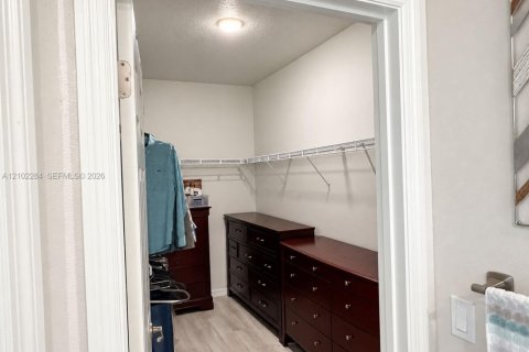 Villa ou maison à vendre à Port St. Lucie, Floride: 3 chambres, 189.52 m2 № 2407232 - photo 14