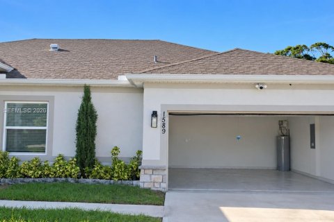 Villa ou maison à vendre à Port St. Lucie, Floride: 3 chambres, 189.52 m2 № 2407232 - photo 6