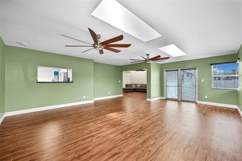 House in Homestead, Florida 4 bedrooms, 207.73 sq.m. № 2098690 - photo 17
