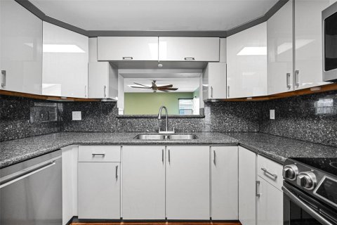 House in Homestead, Florida 4 bedrooms, 207.73 sq.m. № 2098690 - photo 26