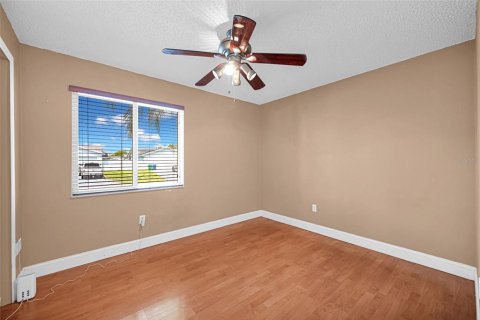 House in Homestead, Florida 4 bedrooms, 207.73 sq.m. № 2098690 - photo 4