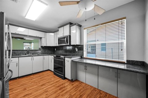 House in Homestead, Florida 4 bedrooms, 207.73 sq.m. № 2098690 - photo 30