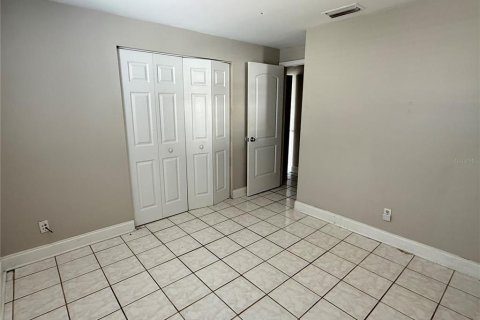 House in Spring Hill, Florida 3 bedrooms, 111.2 sq.m. № 2391307 - photo 18
