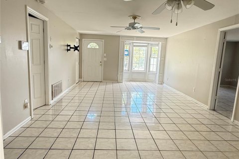 House in Spring Hill, Florida 3 bedrooms, 111.2 sq.m. № 2391307 - photo 9