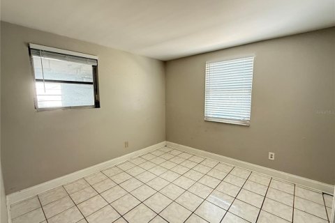 House in Spring Hill, Florida 3 bedrooms, 111.2 sq.m. № 2391307 - photo 17
