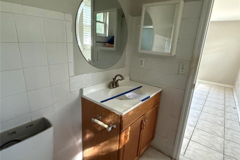 House in Spring Hill, Florida 3 bedrooms, 111.2 sq.m. № 2391307 - photo 16