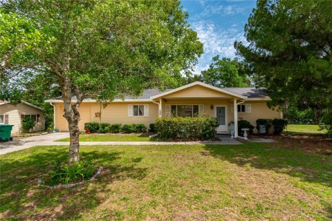 House in Ocala, Florida 2 bedrooms, 111.11 sq.m. № 2109696
