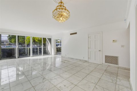 Купить кондоминиум в Бэл-Харбор, Флорида 2 спальни, 114.27м2, № 2024444 - фото 9