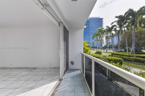 Купить кондоминиум в Бэл-Харбор, Флорида 2 спальни, 114.27м2, № 2024444 - фото 5