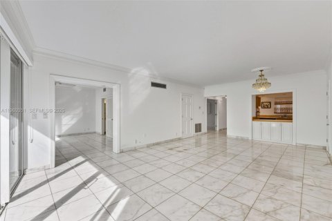 Купить кондоминиум в Бэл-Харбор, Флорида 2 спальни, 114.27м2, № 2024444 - фото 8