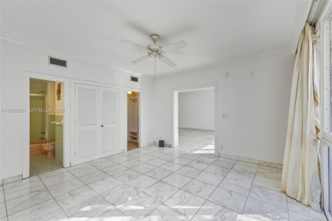 Купить кондоминиум в Бэл-Харбор, Флорида 2 спальни, 114.27м2, № 2024444 - фото 18