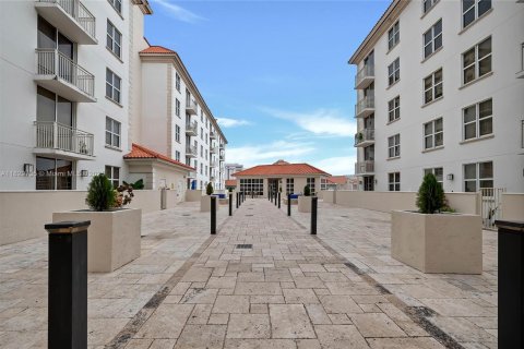 Condominio en venta en Coral Gables, Florida, 2 dormitorios, 94.76 m2 № 1934127 - foto 22