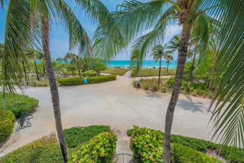 Condo in Bal Harbour, Florida, 2 bedrooms  № 2184820 - photo 24