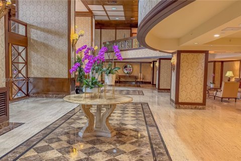 Condo in Bal Harbour, Florida, 2 bedrooms  № 2184820 - photo 4