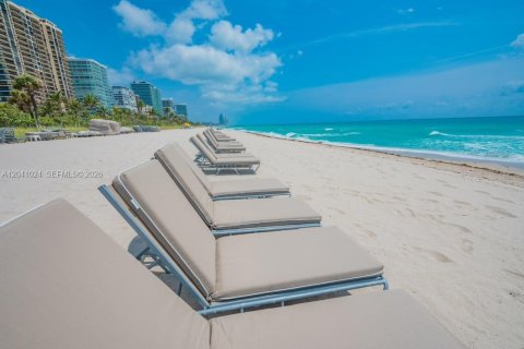 Condo in Bal Harbour, Florida, 2 bedrooms  № 2184820 - photo 28