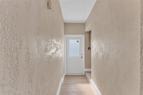 Villa ou maison à vendre à Hialeah, Floride: 3 chambres, 117.8 m2 № 1997671 - photo 9