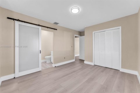 Villa ou maison à vendre à Hialeah, Floride: 3 chambres, 117.8 m2 № 1997671 - photo 15